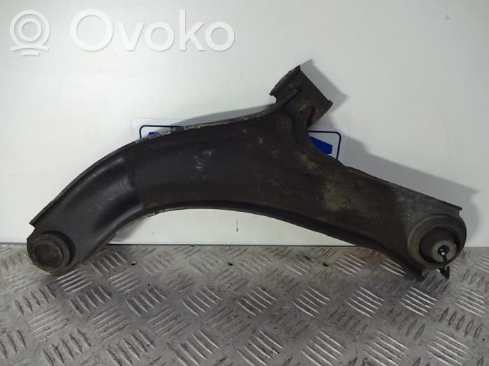 Renault Clio III Priekinė svirtis 