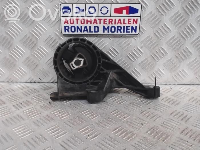 Engine mount bracket   13268880,13268880