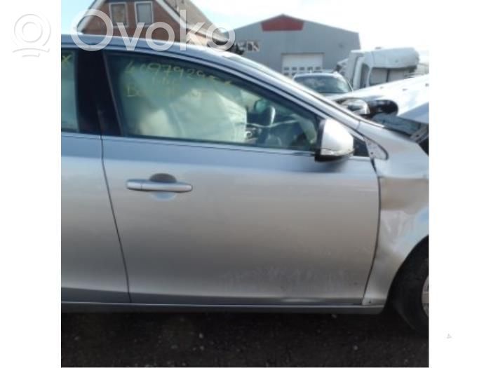 Volvo V40 Priekinės durys 