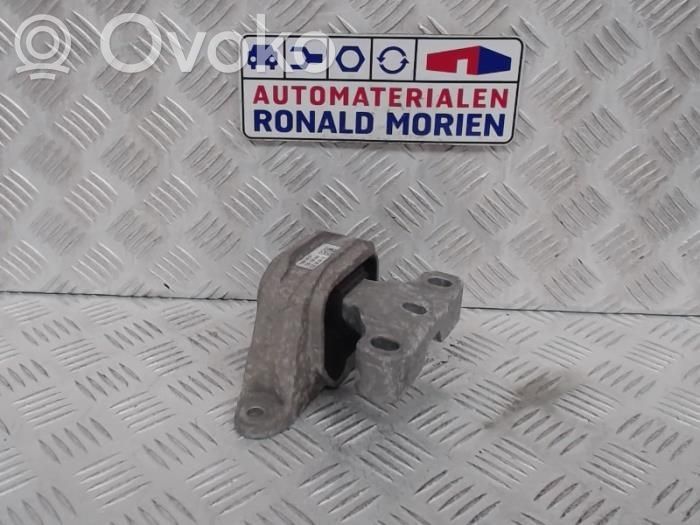 Volkswagen Up Engine mount bracket 