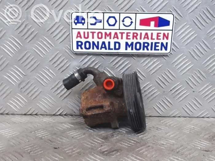 Peugeot 106 Ohjaustehostimen pumppu 