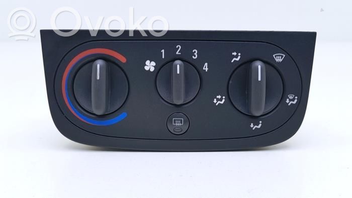 Opel Combo C Climate control unit 