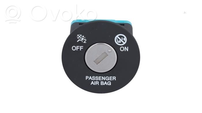 KIA Picanto Passenger airbag on/off switch 