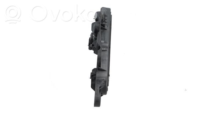 Manecilla externa puerta delantera   08407761AC