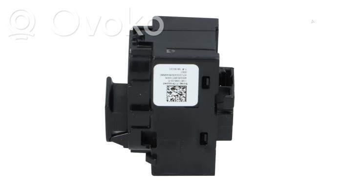 Tesla Model 3 Comfort/convenience module 