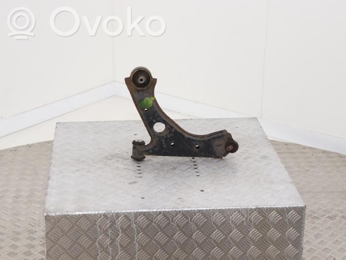 Opel Corsa D Priekinė svirtis 