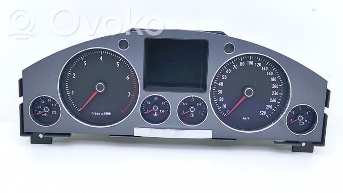 Volkswagen Phaeton Speedometer (instrument cluster) 