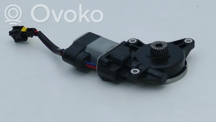 Peugeot 2008 I Motor/actuator trapă 