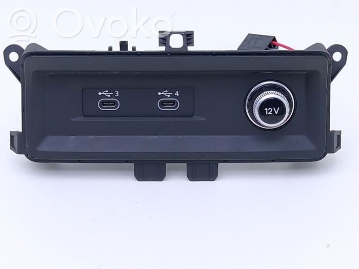 Audi RS7 C8 USB socket connector 