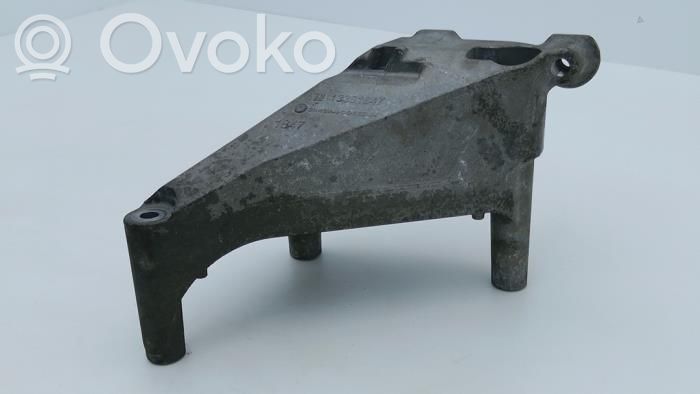 Opel Astra K Engine mount bracket 