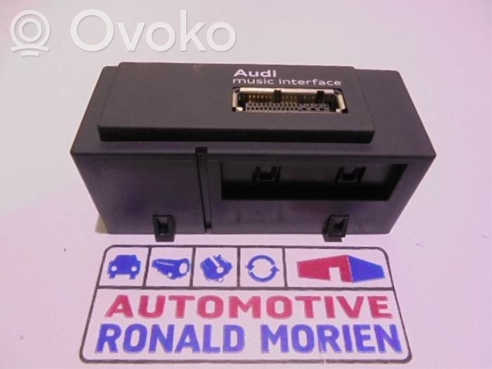 Enchufe conector USB   8V0035736B
