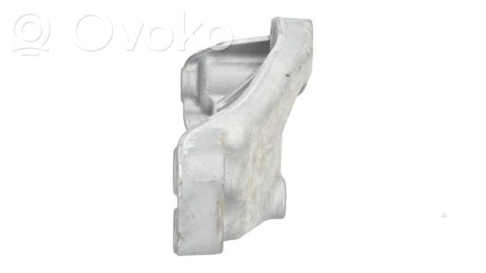 Volkswagen Tiguan Engine mount bracket 