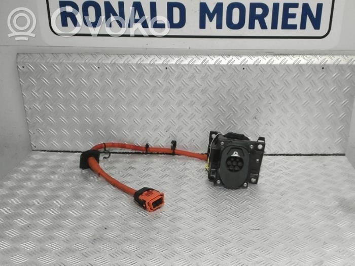 Audi e-tron Engine installation wiring loom 