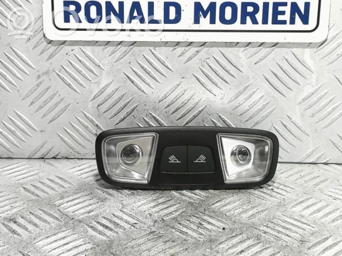 Audi A3 8Y Luz del asiento trasero 