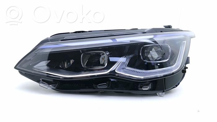 Volkswagen Golf VIII Far