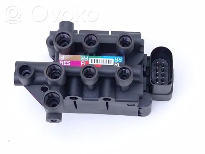 Audi e-tron Modul unitate control suspensie pneumatică (spate)