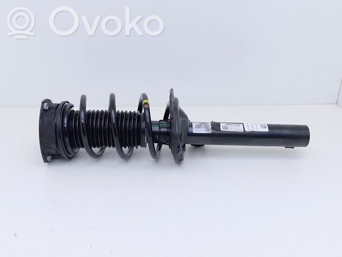 Volkswagen Golf VIII Amortyzator przedni 