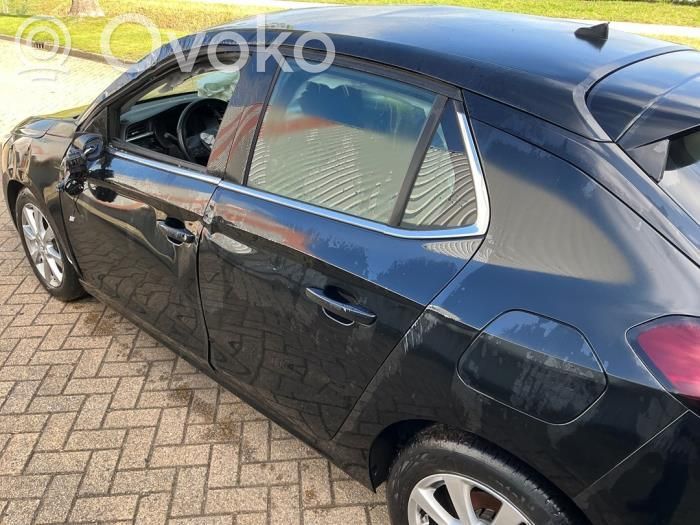 Opel Corsa F Galinės durys 