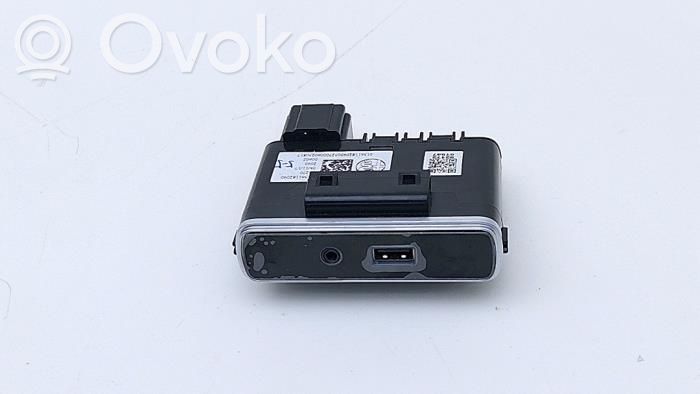 Alfa Romeo Giulia Enchufe conector USB 