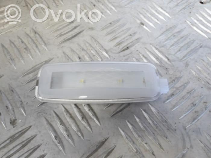 Audi A3 S3 8V Etuistuimen valo