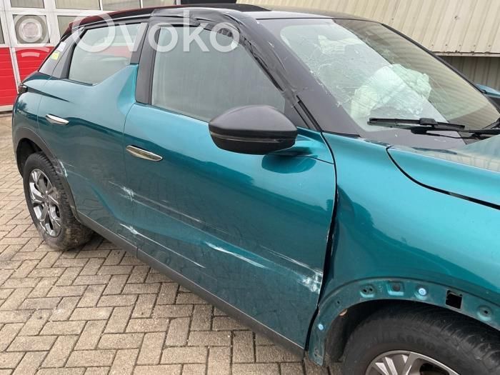 DS Automobiles 3 Crossback Puerta delantera 
