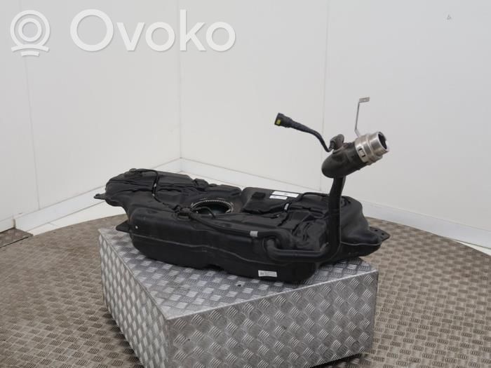 Opel Astra L Polttoainesäiliö 
