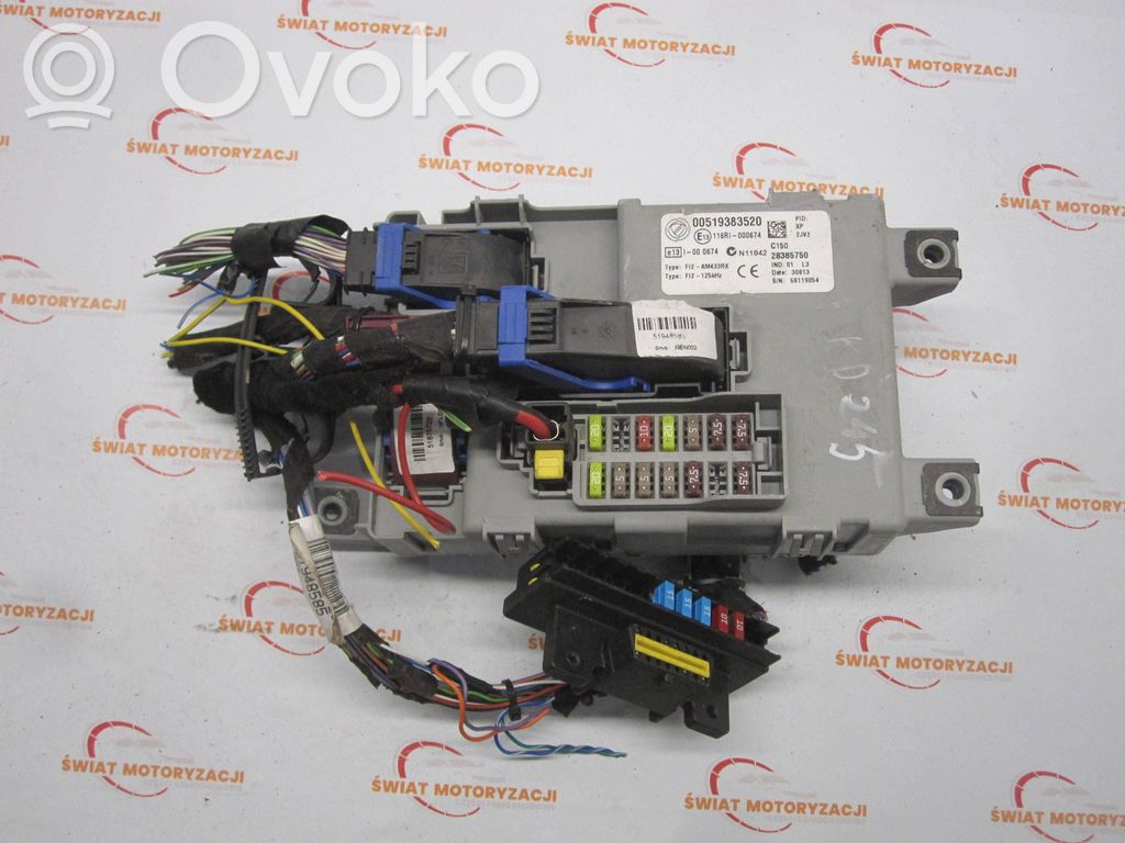 Fiat Doblo Ramka / Moduł bezpieczników 