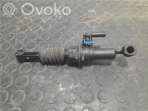 Kytkimen apusylinteri   41600G4200