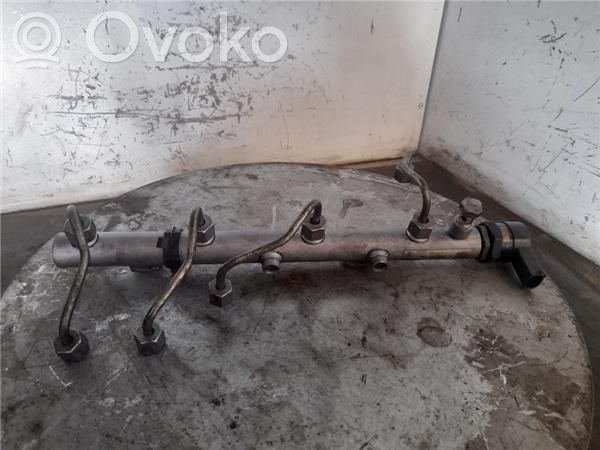 Audi A8 S8 D3 4E Polttoainepääputki 
