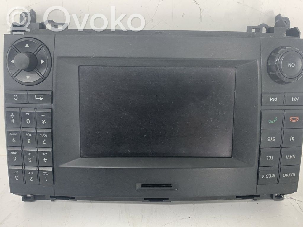 Volkswagen Crafter Radio/CD/DVD/GPS head unit 