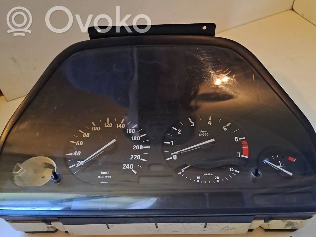 BMW 5 E34 Speedometer (instrument cluster) 