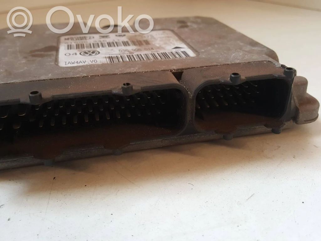 Volkswagen Golf IV Engine control unit/module 