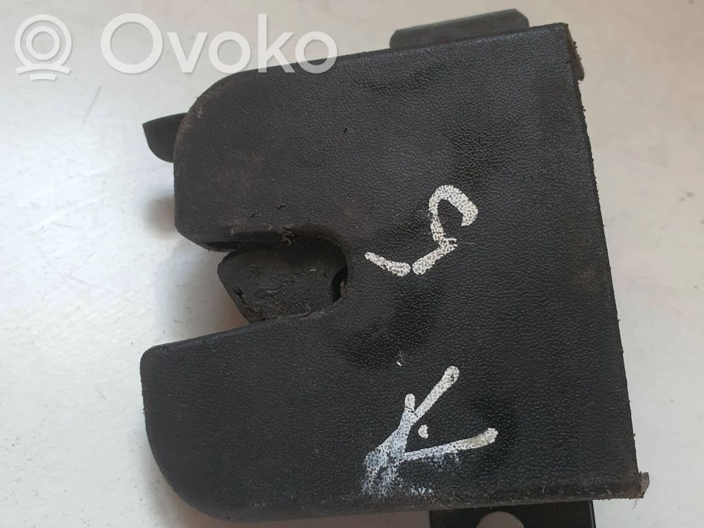 Volkswagen Caddy Aizmugurējā pārsega slēdzene 