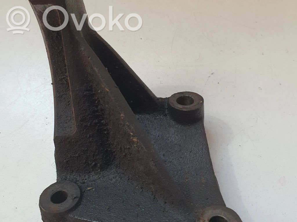 Volkswagen Sharan Wspornik / Mocowanie łożyska podpory wału napędowego 