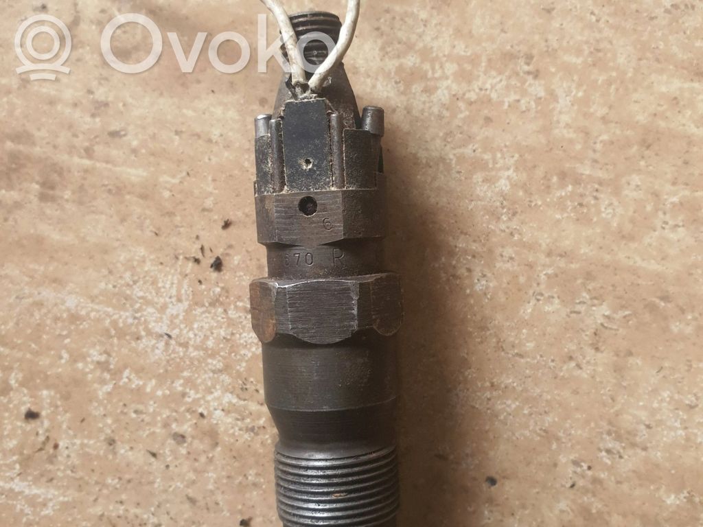 Opel Omega B2 Fuel injector 