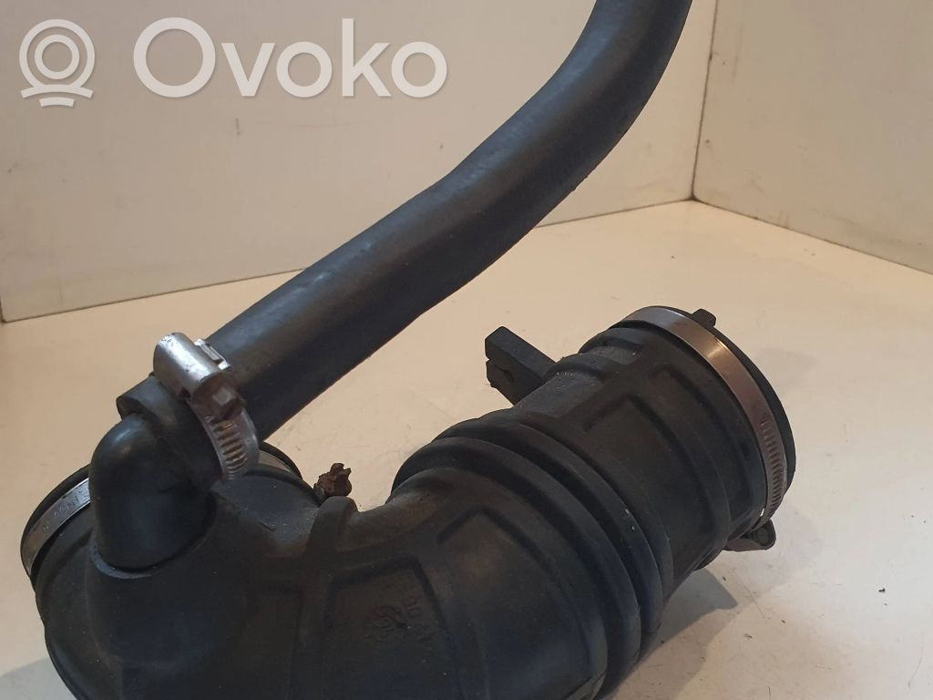 Opel Omega B1 Rura / Wąż dolotowy powietrza 