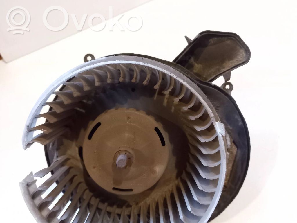 Volvo V70 Lämmittimen puhallin 