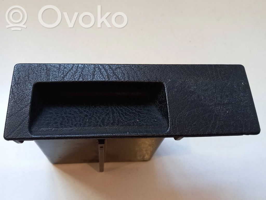 Volkswagen Golf II Popielniczka deski rozdzielczej 