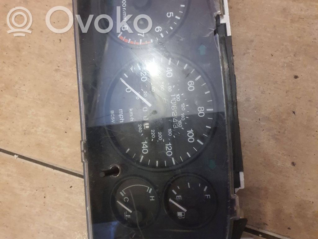 Mazda 323 Tachimetro (quadro strumenti) 