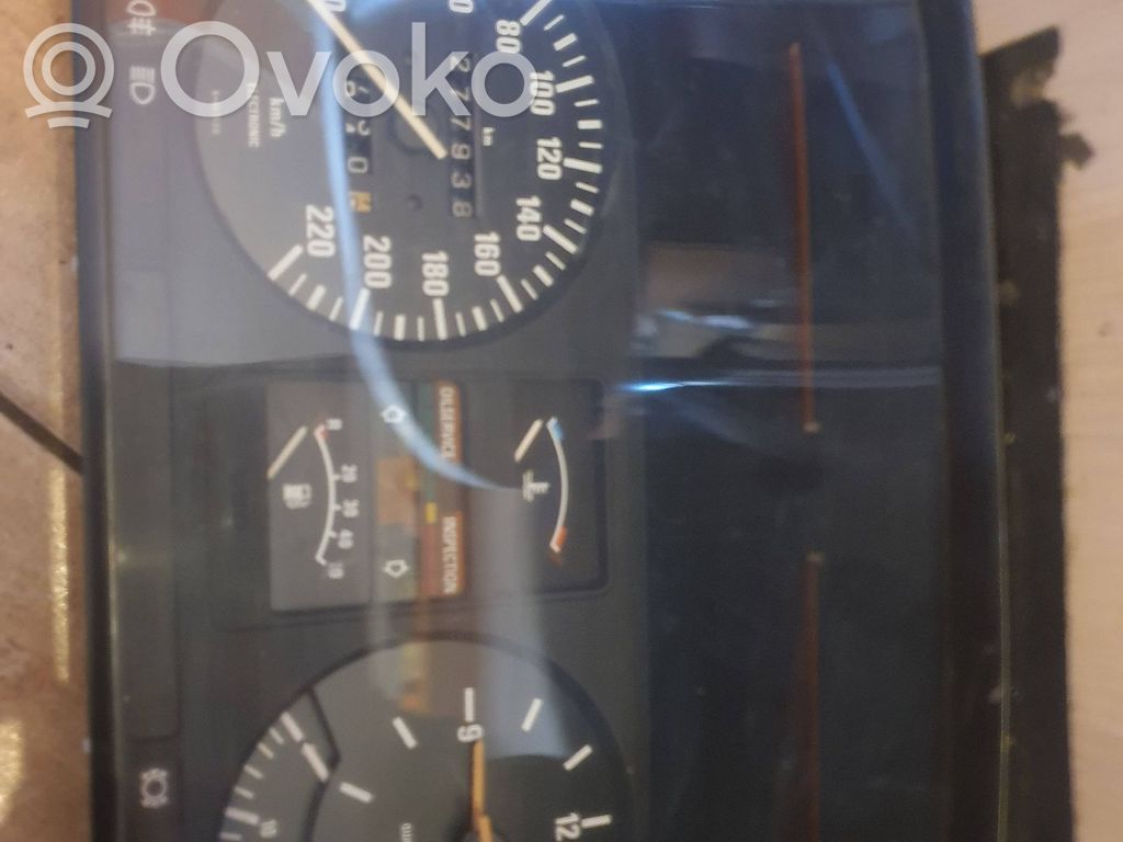 BMW 5 E28 Speedometer (instrument cluster) 