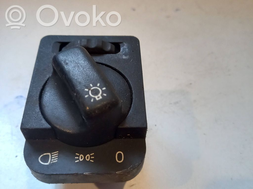 Light switch   90481764