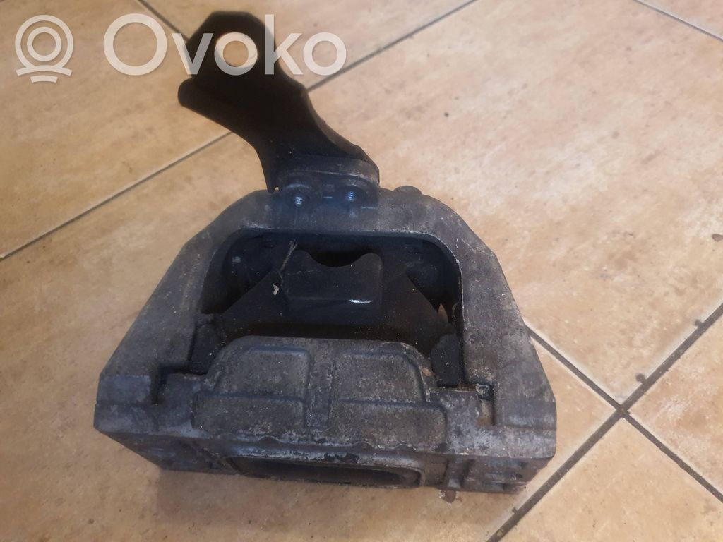 Volkswagen Golf IV Engine mount bracket 