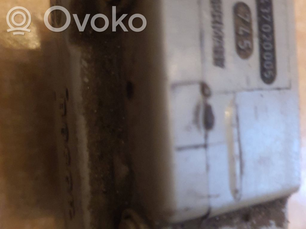 Volkswagen PASSAT B3 Regulator ciśnienia paliwa 