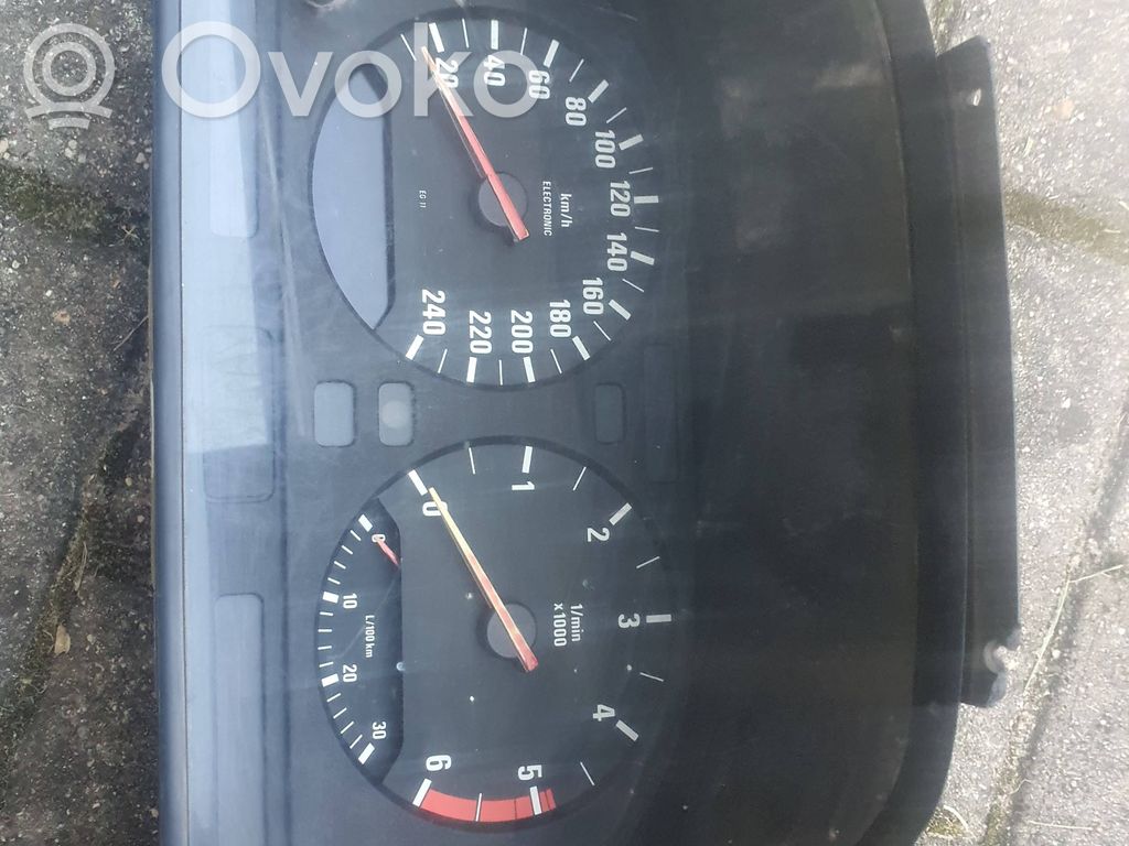 BMW 5 E34 Speedometer (instrument cluster) 