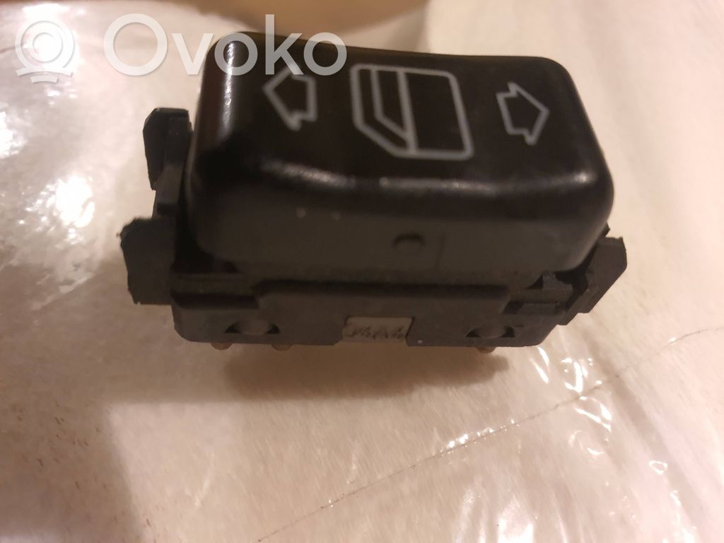 Sähkötoimisen ikkunan ohjauskytkin   1248209310KZ,03809731