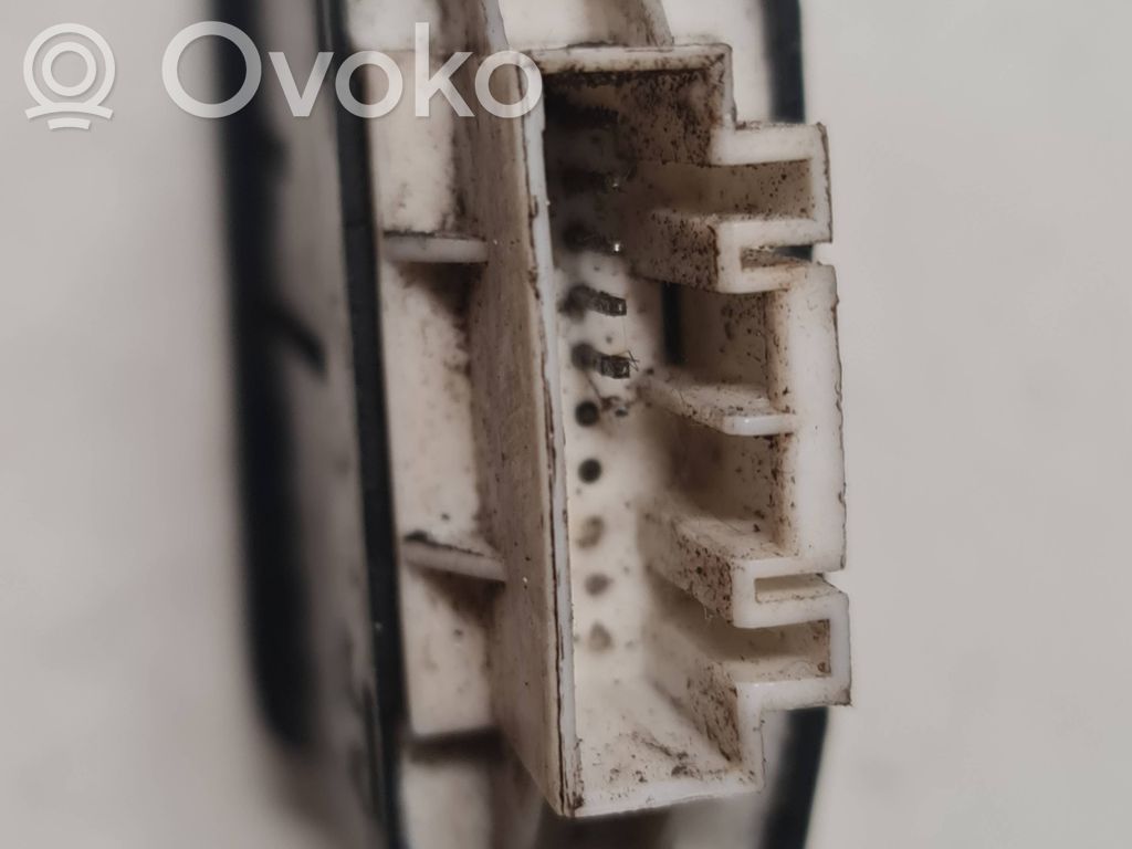 Windscreen/window heater switch   36736B