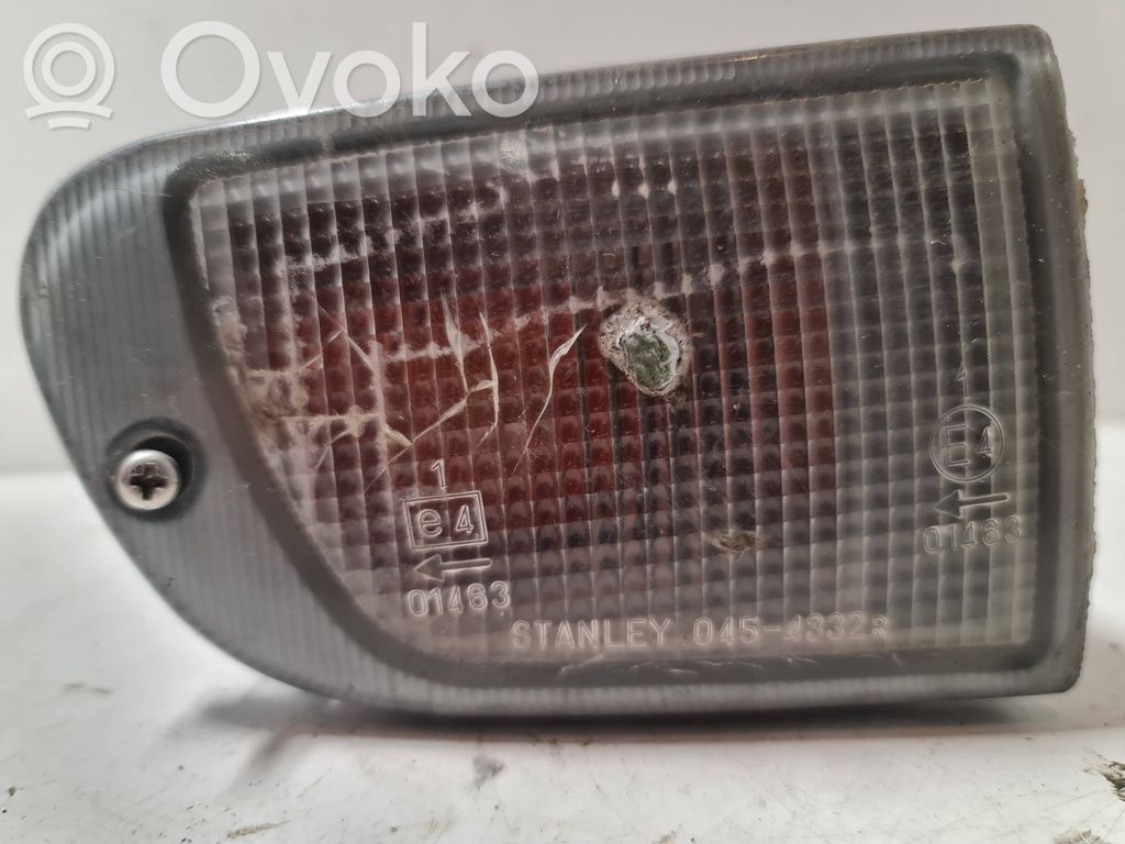 Mitsubishi Space Wagon Etusuuntavilkku 