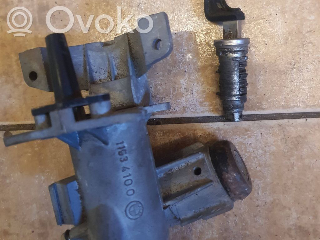 BMW 5 E28 Užvedimo spynelė 