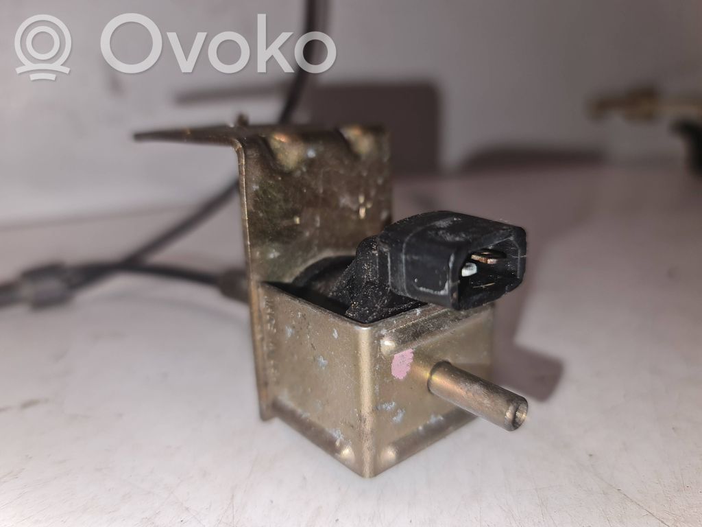 Audi A6 S6 C4 4A Zawór podciśnienia / Elektrozawór turbiny 
