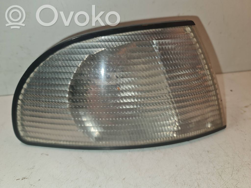 Audi A4 S4 B5 8D Etusuuntavilkku 